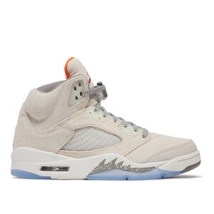 The Air Jordan 5 Retro SE Craft 'Light Orewood Brown Size 10